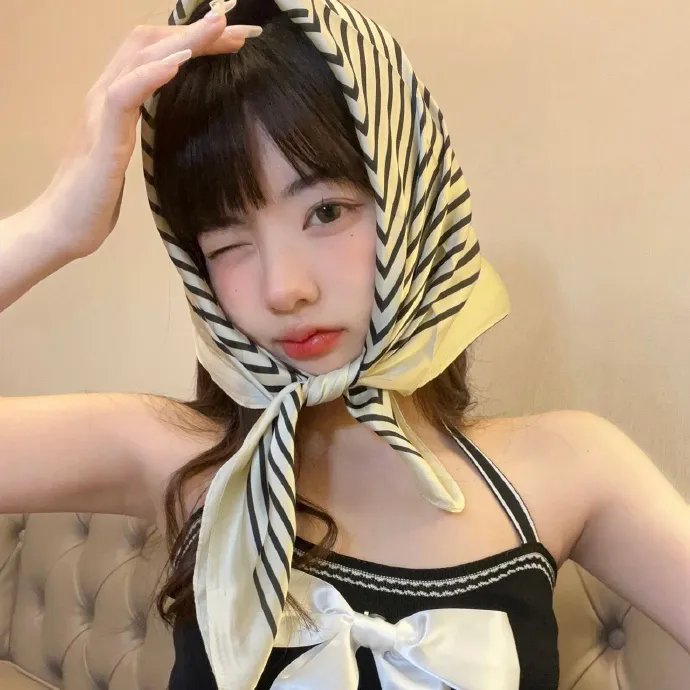 女服务员